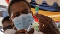 Nguồn cung cấp vắc xin cho các nước Châu Phi